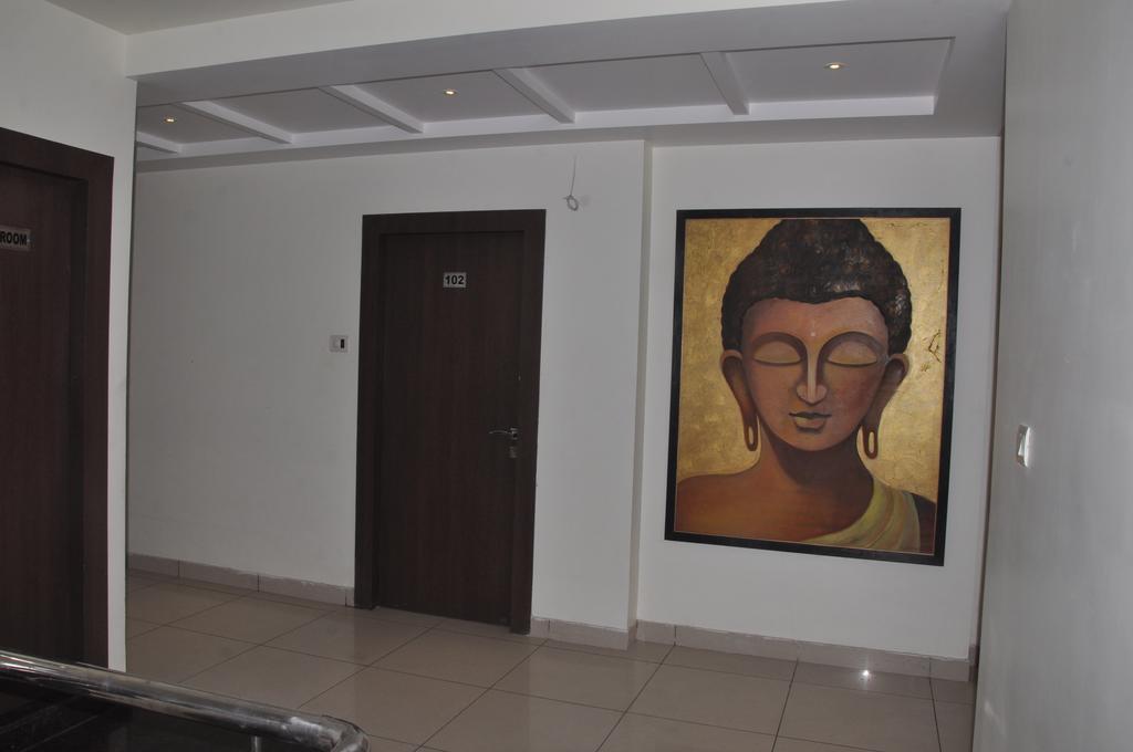 Hotel Surya Haldwāni Екстериор снимка